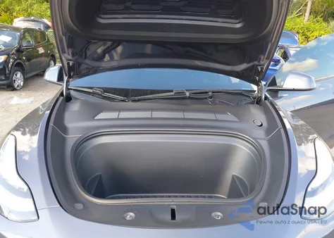 2020 Tesla Model Y Long Range Dual Motor All-Wheel Drive z USA, uszkodzony, nr VIN 5YJYGDEE8LF045784